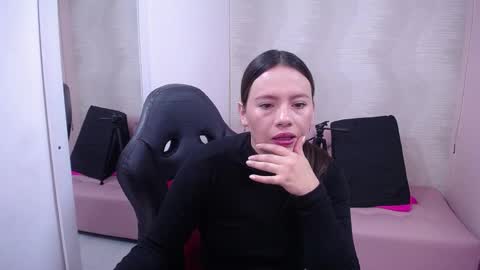 Snapshot of lunnadoll chatting on February 2025 03:03:01 AM Katty what ever do you want on my pv is for extra tokens minimi 250 tks ty u for understand online show from February 2025 03:03:01 AM