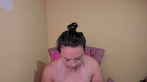 Snapshot of lunnadoll chatting on July 2026 03:31:02 AM Katty what ever do you want on my pv is for extra tokens minimi 250 tks ty u for understand online show from July 2026 03:31:02 AM