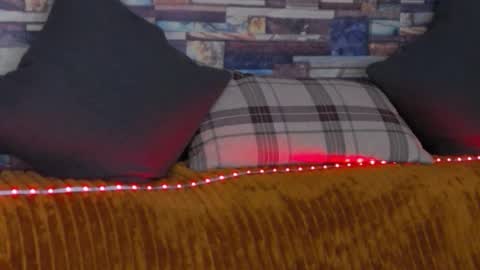 LunnaGray online show from November 2025 06:59:01 AM