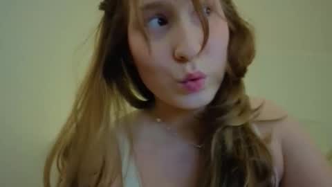 Snapshot of lunoria chatting on March 2026 09:41:01 PM lunoria online show from March 2026 09:41:01 PM