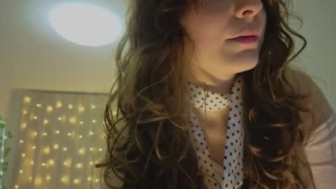 Snapshot of lunoria chatting on April 2026 08:39:01 PM lunoria online show from April 2026 08:39:01 PM