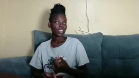 Snapshot of luo_queen chatting on February 2026 05:01:02 AM luo_queen online show from February 2026 05:01:02 AM