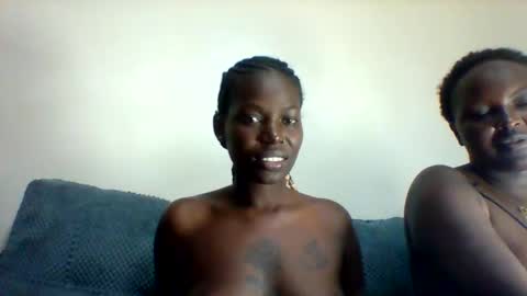 luo_queen online show from March 2026 06:33:01 PM