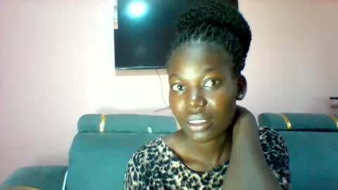 luo_queen online show from April 2026 04:39:02 AM