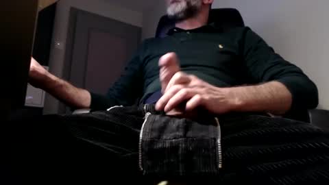 Snapshot of lure4beef chatting on January 2025 04:34:02 PM lure4beef online show from January 2025 04:34:02 PM