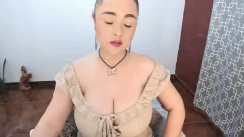 PAULINA online show from November 2025 09:05:02 PM