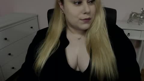 Snapshot of lushhailey chatting on May 2026 09:10:01 PM Hailey online show from May 2026 09:10:01 PM