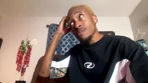 Snapshot of lust_j chatting on November 2025 03:40:01 AM LUST online show from November 2025 03:40:01 AM