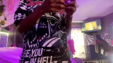 Snapshot of lust_j chatting on December 2025 07:00:01 PM LUST online show from December 2025 07:00:01 PM