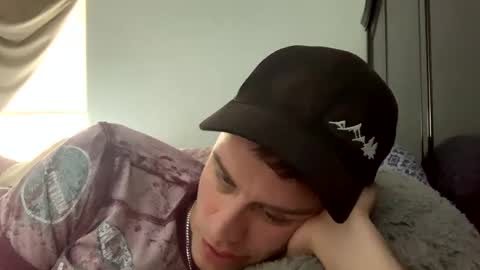 Snapshot of lustlivenow chatting on October 2025 09:32:02 PM GUY --- GIRL online show from October 2025 09:32:02 PM