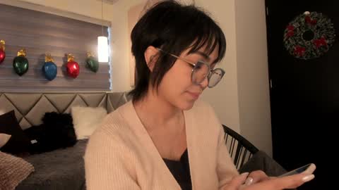 Snapshot of luucy___ chatting on December 2024 12:16:01 PM Lu online show from December 2024 12:16:01 PM