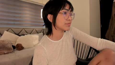 Snapshot of luucy___ chatting on January 2025 12:30:01 PM Lu online show from January 2025 12:30:01 PM