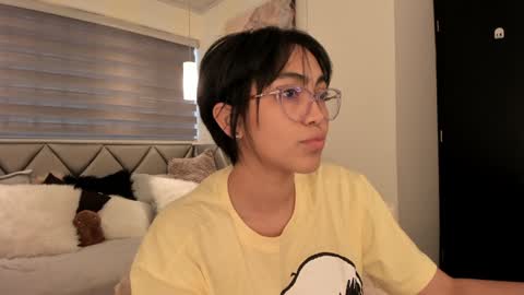 Snapshot of luucy___ chatting on January 2025 01:02:02 PM Lu online show from January 2025 01:02:02 PM