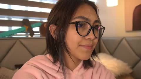 Snapshot of luucy___ chatting on September 2025 01:34:01 PM Lu online show from September 2025 01:34:01 PM