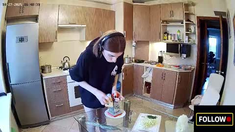 Snapshot of luuvteam chatting on October 2025 01:48:02 PM luuvteam online show from October 2025 01:48:02 PM