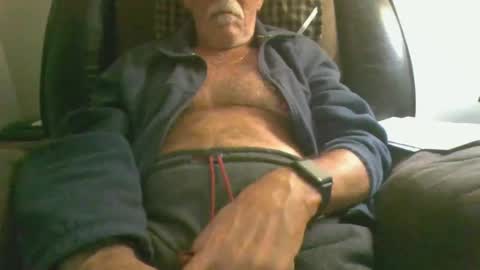 Snapshot of luv269er chatting on December 2024 02:33:02 AM luv269er online show from December 2024 02:33:02 AM