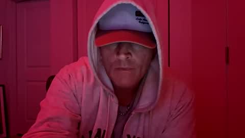 Snapshot of luv2toknstrok chatting on October 2025 10:30:01 AM Luv2tokNstrok online show from October 2025 10:30:01 AM