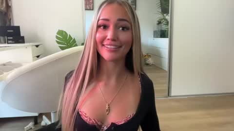 Snapshot of luvlivvyy chatting on May 2026 11:10:02 PM Livvyy online show from May 2026 11:10:02 PM