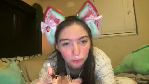 Snapshot of luvrxstarx chatting on December 2025 04:40:01 AM luvrxstarx online show from December 2025 04:40:01 AM