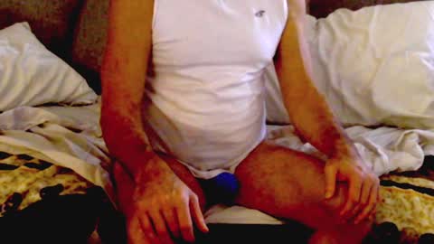 Snapshot of luvthecam2 chatting on December 2024 08:05:02 PM M Jordan online show from December 2024 08:05:02 PM