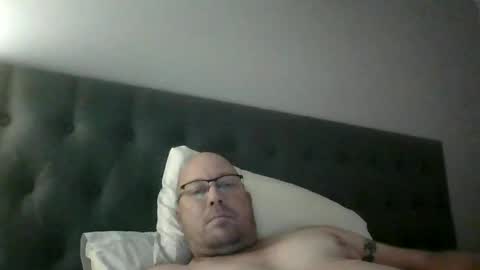 Snapshot of luvtwogodown chatting on January 2025 11:21:02 PM luvtwogodown online show from January 2025 11:21:02 PM