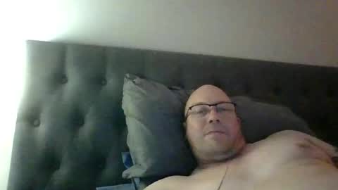 Snapshot of luvtwogodown chatting on September 2025 09:21:02 AM luvtwogodown online show from September 2025 09:21:02 AM