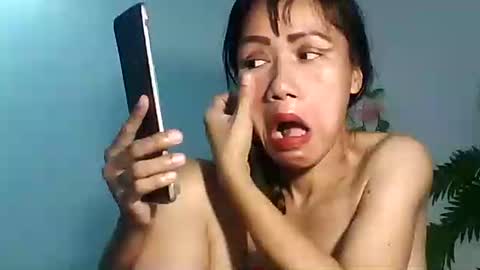 Bee Bee online show from October 2025 05:08:01 PM