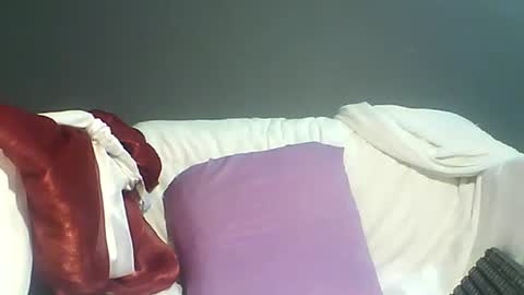 Snapshot of luvu4everxxx chatting on June 2026 04:53:02 PM Bee Bee online show from June 2026 04:53:02 PM