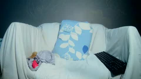 Bee Bee online show from July 2026 04:44:02 AM