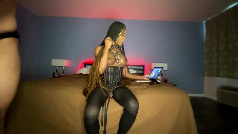 Snapshot of luvvlee chatting on April 2026 11:05:02 PM luvvlee online show from April 2026 11:05:02 PM