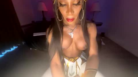 Snapshot of luvvlee chatting on May 2026 05:19:01 PM luvvlee online show from May 2026 05:19:01 PM
