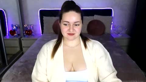 lux_lizz online show from March 2026 11:00:01 PM
