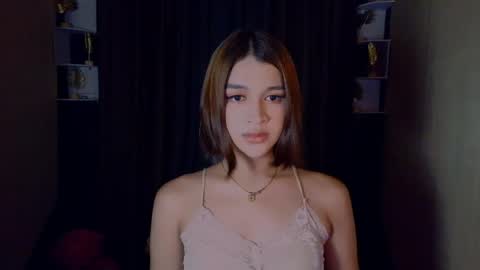 queen lux online show from May 2026 04:01:02 PM