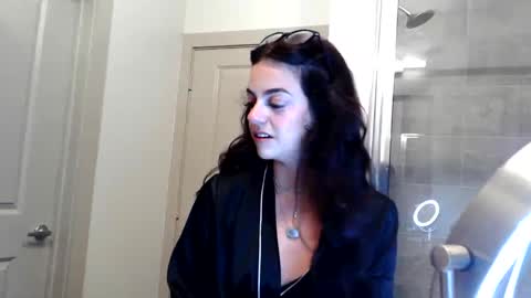 Snapshot of luxbaddie chatting on October 2025 10:51:02 PM luxbaddie online show from October 2025 10:51:02 PM