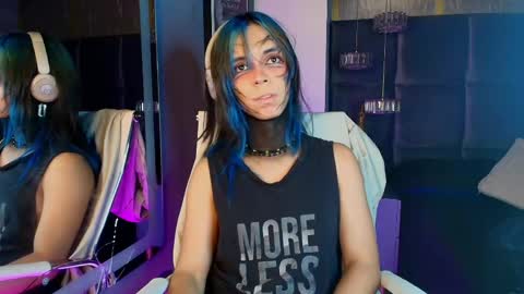 Snapshot of luxiel_ chatting on April 2026 09:02:02 PM Luxiel 3 online show from April 2026 09:02:02 PM