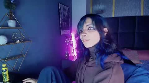 Snapshot of luxiel_ chatting on June 2026 08:07:01 PM Luxiel 3 online show from June 2026 08:07:01 PM