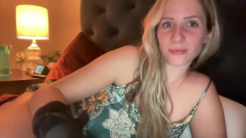 Snapshot of luxlovely111 chatting on December 2024 03:41:01 AM Lucylux1 online show from December 2024 03:41:01 AM