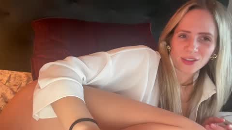 Snapshot of luxlovely111 chatting on December 2024 10:56:02 PM Lucylux1 online show from December 2024 10:56:02 PM