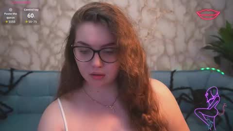 Snapshot of luxsopphia_ chatting on October 2025 08:20:01 PM luxsopphia_ online show from October 2025 08:20:01 PM