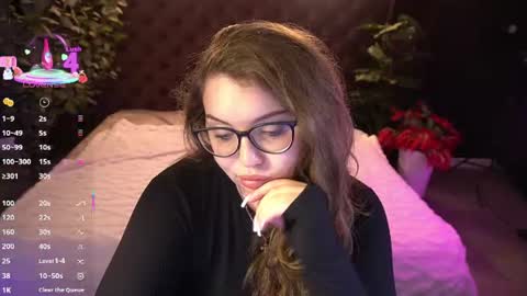 luxsopphia_ online show from June 2026 12:53:02 PM