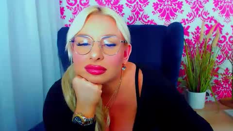 Snapshot of luxuriaaa chatting on January 2025 11:24:01 PM Luxuriaa online show from January 2025 11:24:01 PM