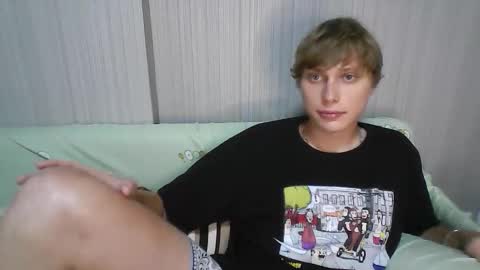 Snapshot of luxury_bob chatting on December 2025 10:44:02 AM luxury_bob online show from December 2025 10:44:02 AM