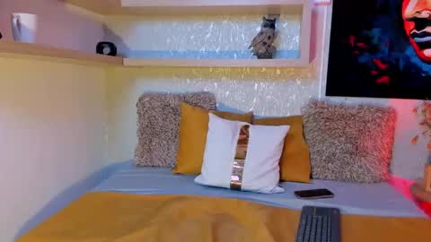 Snapshot of luxury_woman_ chatting on October 2025 03:06:02 AM online show from October 2025 03:06:02 AM