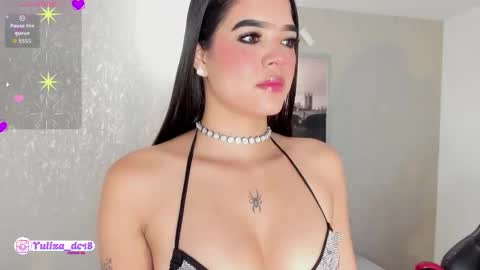 Snapshot of luxury_woman_ chatting on October 2025 04:09:02 AM online show from October 2025 04:09:02 AM