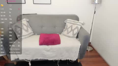Snapshot of luxurycoupl chatting on March 2025 03:51:01 AM Lesly And Arnold online show from March 2025 03:51:01 AM