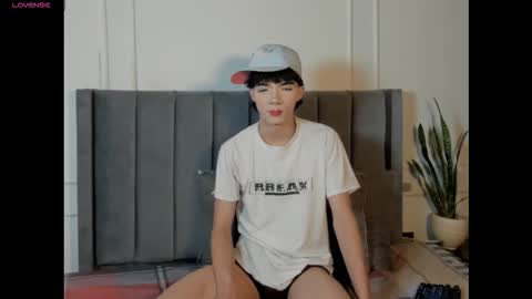 Tommy and Polly online show from October 2025 07:58:02 PM