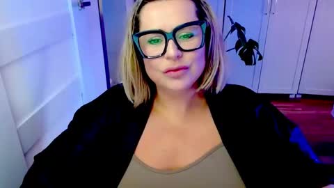 Diana online show from May 2026 06:19:02 AM