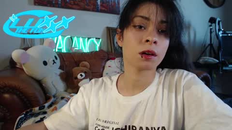 Snapshot of luxxxthefox chatting on September 2025 10:21:02 PM LuxxxTheFox online show from September 2025 10:21:02 PM
