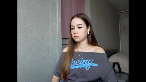 Mia online show from February 2026 04:49:02 AM