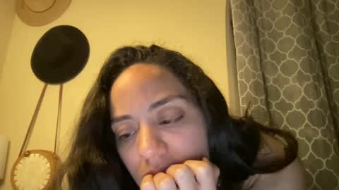 Snapshot of lylajades chatting on February 2025 04:57:01 AM Olivia online show from February 2025 04:57:01 AM